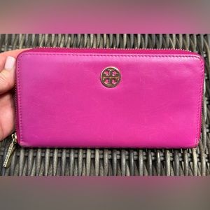 Tory Burch zip around wallet